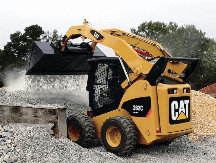 Onsite photograph showing high performance of wheel skid steer loader.